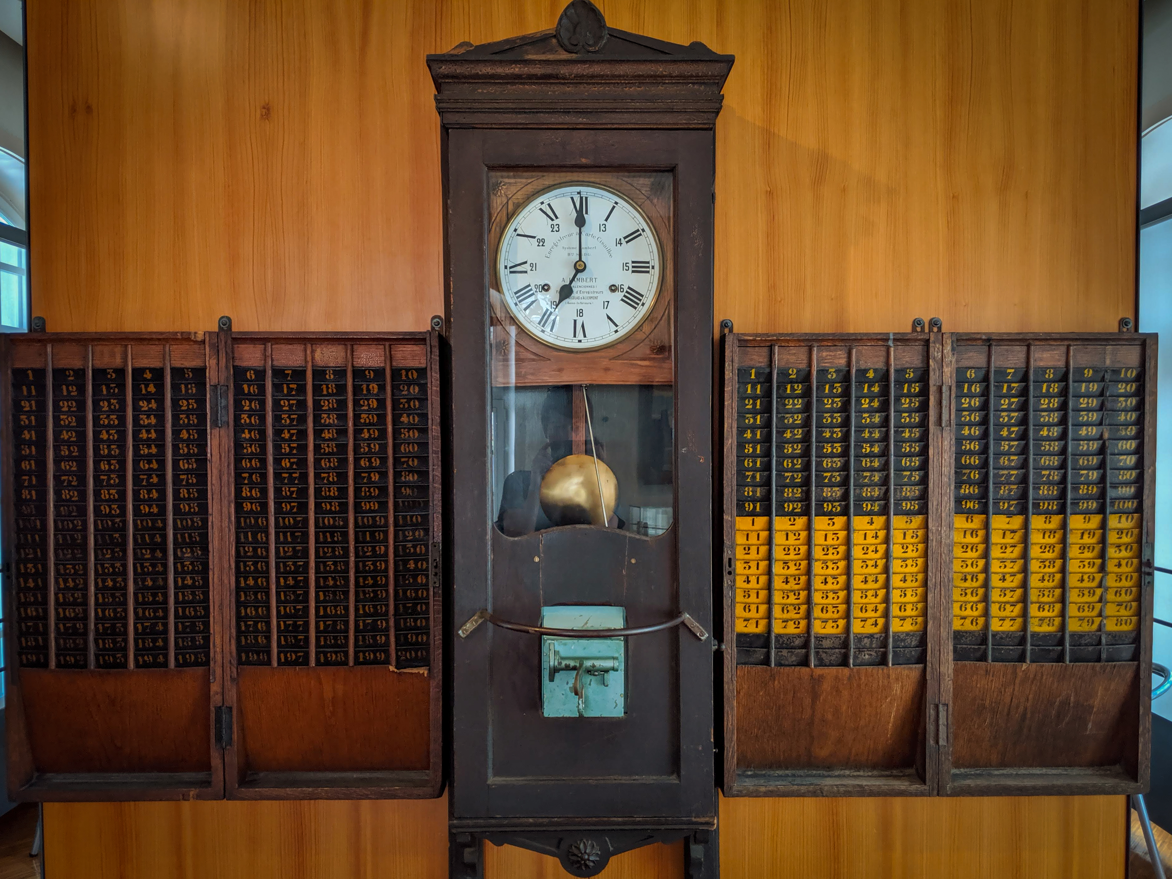 Musée Français de la Carte à Jouer, clock-in, clock-out, Paris, Issy-les-Moulineaux